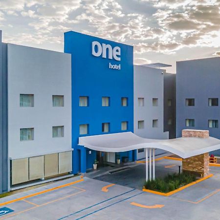 One Saltillo Aeropuerto Exterior photo